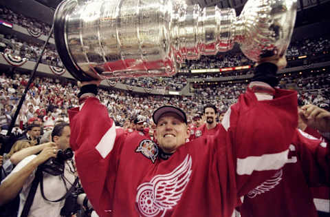 Detroit Red Wings, Chris Osgood #30. Mandatory Credit: Robert Laberge /Allsport