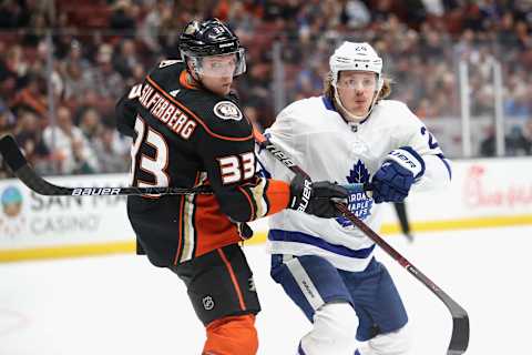 ANAHEIM, CA – NOVEMBER 16: Jakob Silfverberg #33 of the Anaheim Ducks pushes Kasperi Kapanen #24 of the Toronto Maple Leafs (Photo by Sean M. Haffey/Getty Images)