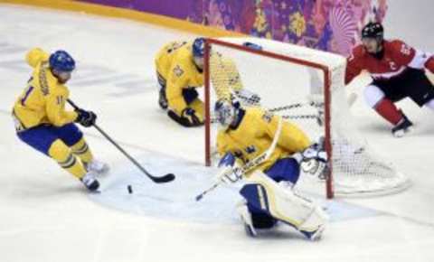 Top Defenseman of the Day: Joseph Cecconi (USA) – (OG, 2A, 2PTS)Team U.S.A’s game against Slovakia was great as they broke out in scoring and had two players each score two points a piece, one of whom was defenseman Joseph Cecconi. And to go along with that, not one player was in the minus despite the team being scored on twice. Which means the right players were on the ice when it mattered and off the ice when Slovakia managed to net a few.