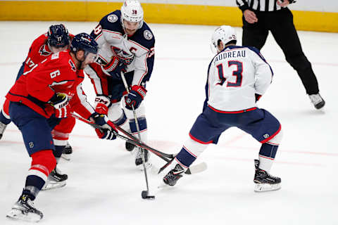 Dylan Strome, Joel Edmundson, Washington Capitals Mandatory Credit: Amber Searls-USA TODAY Sports