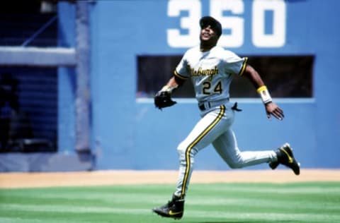 1980’s: Barry Bonds of the Pittsburgh Pirates in action versus the Los Angeles Dodgers at Dodger Stadium in Los Angeles, CA. (Photo by Robert Beck/Icon Sportswire via Getty Images)