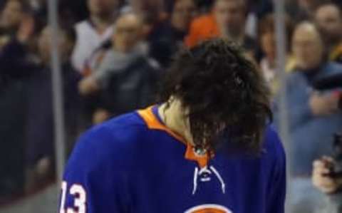 NY Islanders fans mourn loss of Mathew Barzal's hair after latest buzz cut