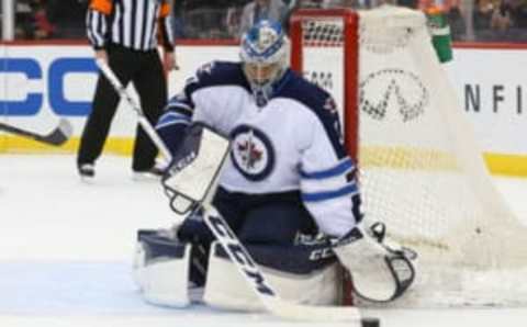 Winnipeg Jets goalie Connor Hellebuyck (37) (Ed Mulholland-USA TODAY Sports)