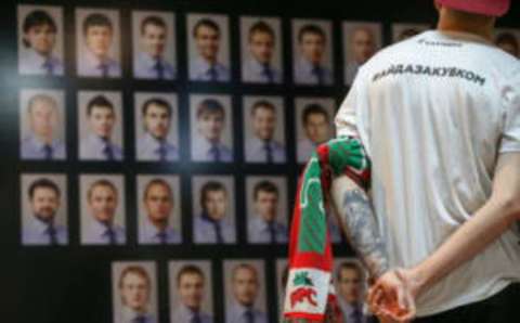 KAZAN, RUSSIA – SEPTEMBER 7, 2018: Portraits of the HC Lokomotiv Yaroslavl players killed in a 2011 plane crash during a memorial event ahead of a 2018/19 Kontinental Hockey League Regular Season match between Ak Bars Kazan and Barys Astana at Tatneft Arena. Yegor Aleyev/TASS (Photo by Yegor AleyevTASS via Getty Images)