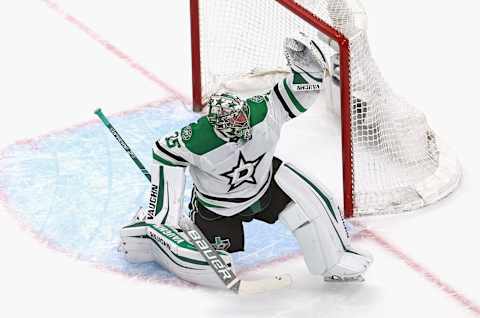 EDMONTON, ALBERTA – SEPTEMBER 04: Anton Khudobin #35 of the Dallas Stars.  (Photo by Bruce Bennett/Getty Images)