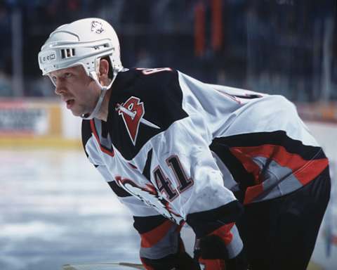 23 Jan 2002: Center Stu Barnes #41 of the Buffalo Sabres rests during the NHL game against the St. Louis Blues at HSBC Arena in Buffalo, New York. The Blues defeated the Sabres 5-2.\ Mandatory copyright notice: Copyright 2002 NHLI Mandatory Credit: Rick Stewart /NHLI/Getty Images