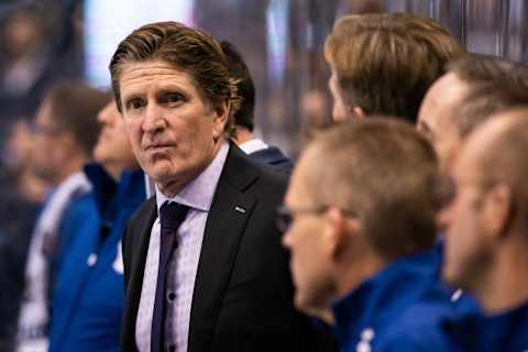 TORONTO, ON – OCTOBER 10: Toronto Maple Leafs head coach Mike Babcock looks on from the bench at an NHL game against the Tampa Bay Lightning during the first period at the Scotiabank Arena on October 10, 2019 in Toronto, Ontario, Canada. (Photo by Kevin Sousa/NHLI via Getty Images)