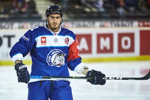 LIBEREC, CZECH REPUBLIC – NOVEMBER 01: Dominik Lakatos #31 getting ready for the first bully of the Champions Hockey League Round of 16 match between Bili Tygri Liberec and Vitkovice Ridera Ostrava at Home Credit Arena on November 1, 2016 in Liberec, Czech Republic. (Photo by Bili Tygri Liberec/Champions Hockey League via Getty Images)