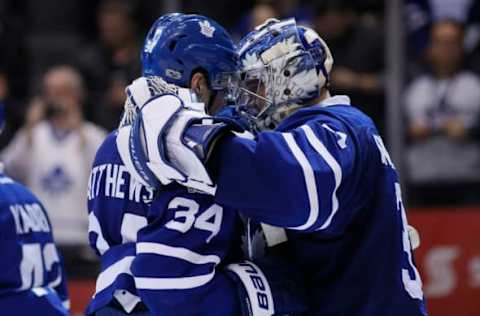 NHL Power Rankings: Toronto Maple Leafs forward Auston Matthews (34) celebrates with goaltender Frederik Andersen (31) after defeating the New York Islanders at the Air Canada Centre. Toronto defeated New York 7-1. Mandatory Credit: John E. Sokolowski-USA TODAY Sports