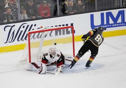 LAS VEGAS, NV – NOVEMBER 29: Vegas Golden Knights right wing Alex Tuch (89) scores the game winning goal during a shootout against the Arizona Coyotes Friday, Nov. 29, 2019, at T-Mobile Arena in Las Vegas, Nevada. (Photo by: Marc Sanchez/Icon Sportswire via Getty Images)