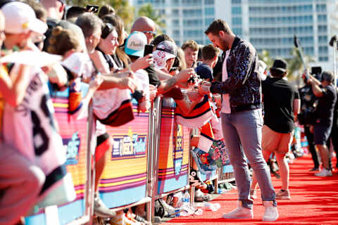 FORT LAUDERDALE, FLORIDA – FEBRUARY 03: Kevin Hayes #13 of the Philadelphia Flyers signs autographs for fans during the 2023 NHL All-Star Red Carpet at Fort Lauderdale Beach Park on February 03, 2023 in Fort Lauderdale, Florida. (Photo by Mike Ehrmann/Getty Images)