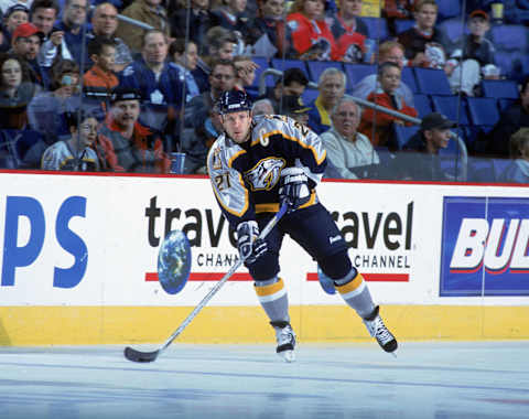 16 Oct 2001: Right wing Tom Fitzgerald #21 of the Nashville Predators Mandatory Credit: Rick Stewart/Allsport