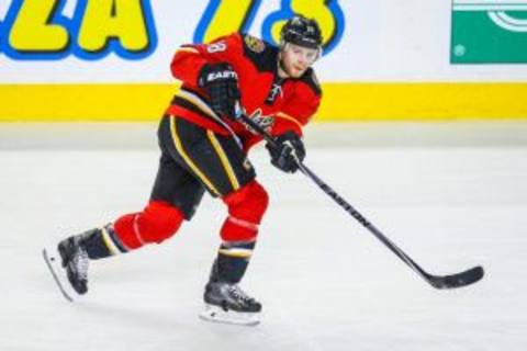 Dec 27, 2015; Calgary, Alberta, CAN; Calgary Flames center Matt Stajan (18) against the Edmonton Oilers during the second period at Scotiabank Saddledome. Mandatory Credit: Sergei Belski-USA TODAY Sports