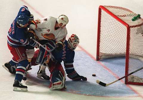 JUNE 11, 1994: Mike Richter #35 of the New York Rangers during Game 6 of the 1994 Stanley Cup Finals (Photo by Mike Powell/Getty Images)