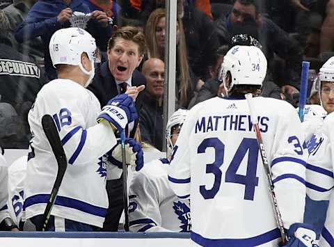 UNIONDALE, NEW YORK – NOVEMBER 13: Mike Babcock of the Toronto Maple Leafs . (Photo by Bruce Bennett/Getty Images)