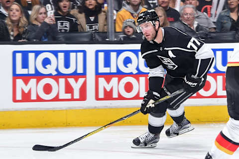 LOS ANGELES, CA – MARCH 26: Jeff Carter #77 of the Los Angeles Kings handles the puck during a game against the Calgary Flames at STAPLES Center on March 26, 2018 in Los Angeles, California. (Photo by Adam Pantozzi/NHLI via Getty Images)