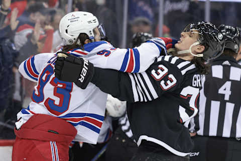 New Jersey Devils defenseman Ryan Graves (33): Vincent Carchietta-USA TODAY Sports