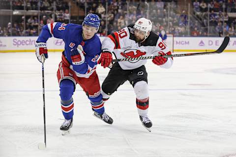 New York Rangers Kaapo Kakko (24) and New Jersey Devils Tomas Tatar: Vincent Carchietta-USA TODAY Sports