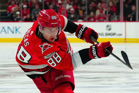 Carolina Hurricanes center Martin Necas (88): James Guillory-USA TODAY Sports