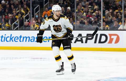 BOSTON, MA – NOVEMBER 19: Pavel Zacha #18 of the Boston Bruins, skates against the Chicago Blackhawks during the first period at the TD Garden on November 19, 2022, in Boston, Massachusetts. The Bruins won 6-1 and tied the NHL record for consecutive home wins to start a season with 11. (Photo by Richard T Gagnon/Getty Images)