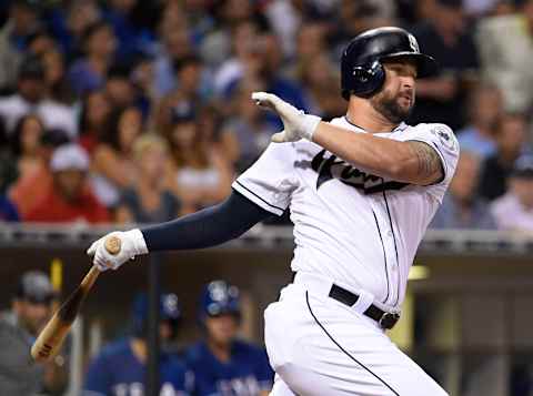 Yonder Alonso (Photo by Denis Poroy/Getty Images)