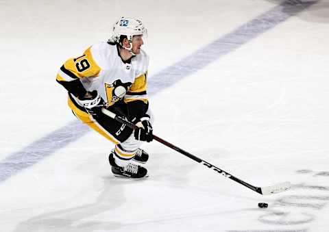 NEWARK, NEW JERSEY – APRIL 09: Jared McCann #19 of the Pittsburgh Penguins  . (Photo by Elsa/Getty Images)