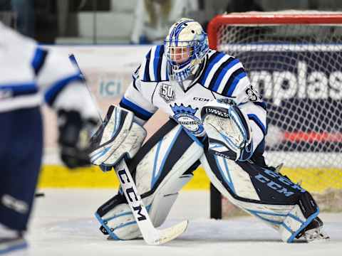 BOISBRIAND, QC – SEPTEMBER 28: Goaltender Zachary Bouthillier #33 of the Chicoutimi Sagueneens protects his net against the Blainville-Boisbriand Armada during the warm-up prior to the QMJHL game at Centre d’Excellence Sports Rousseau on September 28, 2018 in Boisbriand, Quebec, Canada. The Chicoutimi Sagueneens defeated the Blainville-Boisbriand Armada 4-1. (Photo by Minas Panagiotakis/Getty Images)