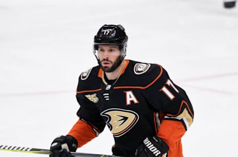 ANAHEIM, CA – OCTOBER 10: Anaheim Ducks center Ryan Kessler (17) on the ice for the first time this season in the first period of a game against the Arizona Coyotes played on October 10, 2018, at the Honda Center in Anaheim, CA. (Photo by John Cordes/Icon Sportswire via Getty Images)