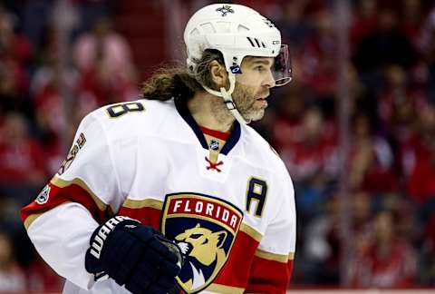 WASHINGTON, DC – APRIL 09: Florida Panthers right wing Jaromir Jagr (68) during a NHL game between the Washington Capitals and the Florida Panthers on April 09, 2017, at the Verizon Center, in Washington, DC. The Florida Panthers defeated the Washington Capitals 2-0.(Photo by Tony Quinn/Icon Sportswire via Getty Images)