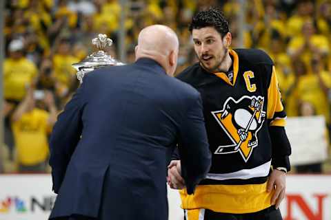 Sidney Crosby #87 of the Pittsburgh Penguins with the Prince of Wales Trophy. (Photo by Justin K. Aller/Getty Images)