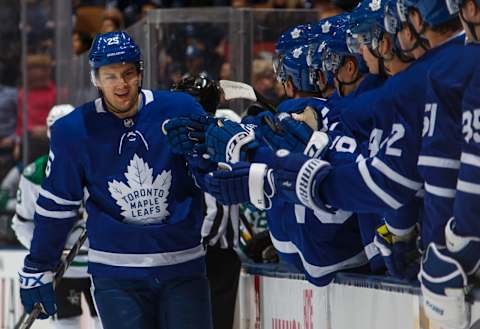 TORONTO, ON – MARCH 14: James van Riemsdyk #25 of the Toronto Maple Leafs is congratulated by his teammates after scoring the the Dallas Stars during the first period at the Air Canada Centre on March 14, 2018 in Toronto, Ontario, Canada. (Photo by Kevin Sousa/NHLI via Getty Images)