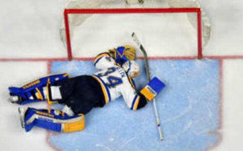 St. Louis Blues goalie Jake Allen (34) after allowing the game-winning goal (Christopher Hanewinckel-USA TODAY Sports)