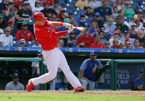 With Santana’s presence in the lineup, Hoskins will get better pitches to hit. Photo by H. Martin/Getty Images.