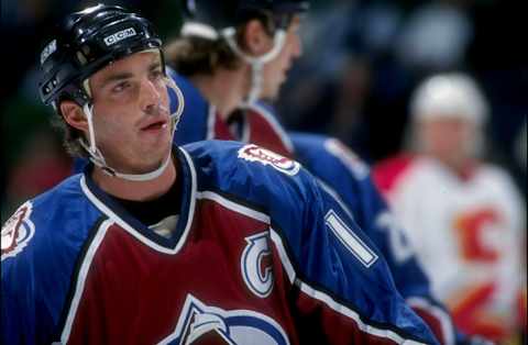 Joe Sakic (Ian Tomlinson /Allsport)