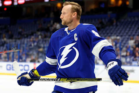 TAMPA, FLORIDA – OCTOBER 18: Steven Stamkos #91 of the Tampa Bay Lightning warms up during a game against the Philadelphia Flyers at Amalie Arena on October 18, 2022 in Tampa, Florida. (Photo by Mike Ehrmann/Getty Images)