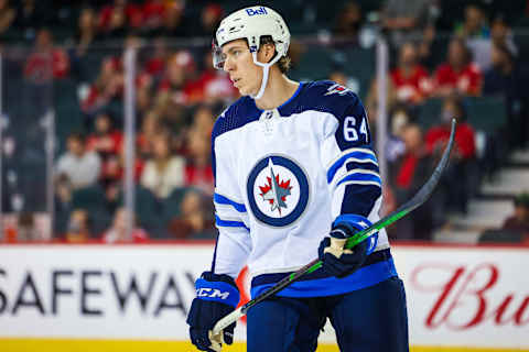 Winnipeg Jets, Logan Stanley (64). Mandatory Credit: Sergei Belski-USA TODAY Sports