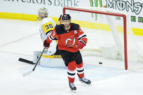 New Jersey Devils center Travis Zajac (19): (Vincent Carchietta-USA TODAY Sports)