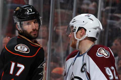 ANAHEIM, CA – MARCH 20: Ryan Kesler #17 of the Anaheim Ducks glances over at Gabriel Landeskog #92 of the Colorado Avalanche on March 20, 2015. (Photo by Debora Robinson/NHLI via Getty Images)