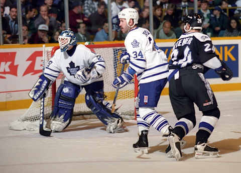 TORONTO, ON – FEBRUARY 21: Felix Potvin #29 and Jamie Macoun #34 of the Toronto Maple Leafs  (Photo by Graig Abel/Getty Images)