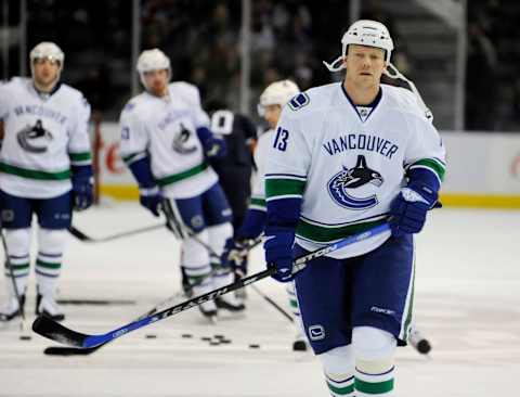 Mats Sundin, Vancouver Canucks. (Photo by Ian Jackson/Getty Images)