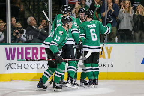 DALLAS, TX – FEBRUARY 05: Dallas Stars center Martin Hanzal (10) celebrates a goal with his teammates during the game between the Dallas Stars and the New York Rangers on February 5, 2018 at the American Airlines Center in Dallas, Texas. Dallas defeats New York 2-1. (Photo by Matthew Pearce/Icon Sportswire via Getty Images)