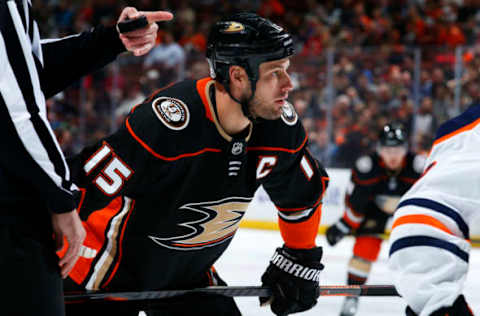 ANAHEIM, CA – FEBRUARY 25: Ryan Getzlaf #15 of the Anaheim Ducks lines up for a face-off during the game against the Edmonton Oilers. (Photo by Debora Robinson/NHLI via Getty Images)