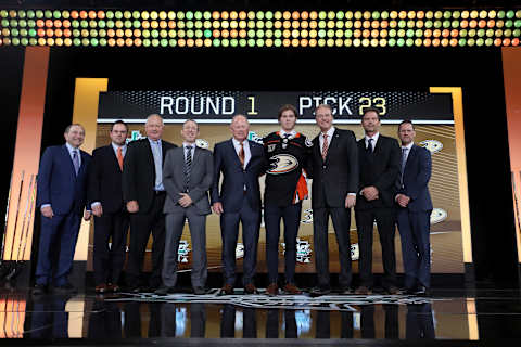 DALLAS, TX – JUNE 22: Isac Lundestrom poses after being selected twenty-third overall by the Anaheim Ducks during the first round of the 2018 NHL Draft at American Airlines Center on June 22, 2018, in Dallas, Texas. (Photo by Bruce Bennett/Getty Images)