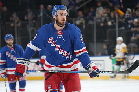 NEW YORK, NY – OCTOBER 17: Kevin Hayes