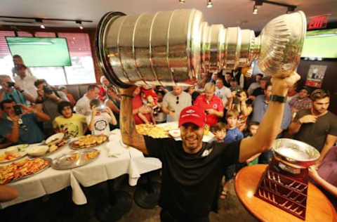 TORONTO, ON – JULY 13: Former Chicago Blackhawks and Anaheim Ducks goalie, now a Flyer, Ray Emery brings the Stanley Cup to Wayne Gretzky’s restaurant in Toronto. (Steve Russell/Toronto Star via Getty Images)