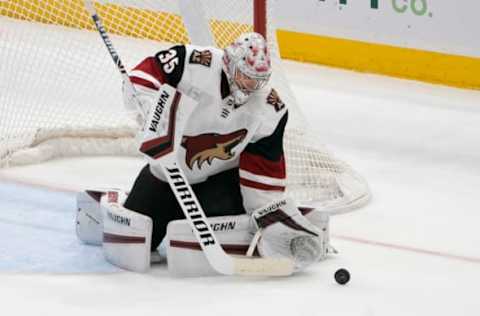 UNIONDALE, NY – OCTOBER 24: Arizonia Coyotes Goalie Darcy Kuemper (35) makes a save during the first period of the National Hockey Le3ague game between the Arizona Coyotes and the New York Islanders on October 24,2019, at the Nassau Veterans Memorial Coliseum in Uniondale, NY. (Photo by Gregory Fisher/Icon Sportswire via Getty Images)