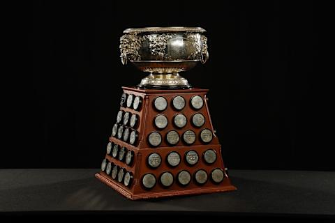 LAS VEGAS, NV – JUNE 20: A detailed view of the Art Ross Trophy is seen positioned on a table at the 2018 NHL Awards at the Hard Rock Hotel & Casino on June 20, 2018 in Las Vegas, Nevada. (Photo by Brian Babineau/NHLI via Getty Images)