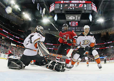 Wayne Simmonds #17 of the New Jersey Devils (Photo by Bruce Bennett/Getty Images)