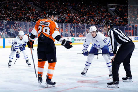 PHILADELPHIA, PENNSYLVANIA – NOVEMBER 10: Claude Giroux #28   (Photo by Tim Nwachukwu/Getty Images)