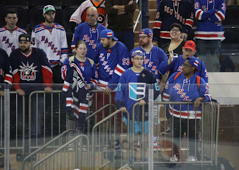 NEW YORK, NEW YORK – SEPTEMBER 19: Fans take in the warm-ups prior to the game between the New York Rangers nd the Philadelphia Flyers at Madison Square Garden on September 19, 2018 in New York City. (Photo by Bruce Bennett/Getty Images)